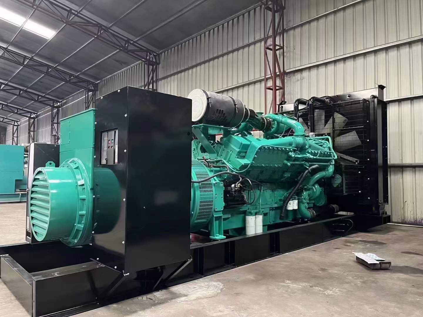 思礼镇如何降低 800kW 柴油发电机输出电流的波动？